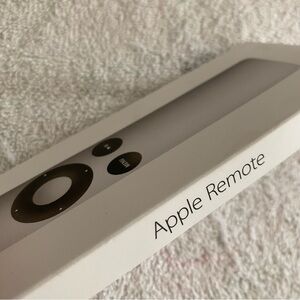 Apple Remote, New in Box NIB